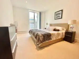Flat Hoy Street in Greater London
