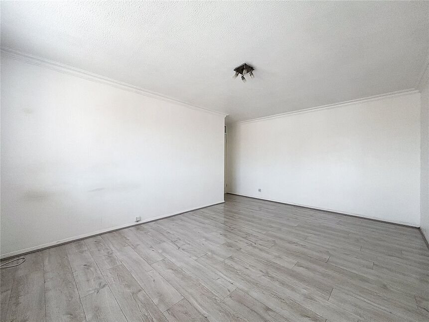 Flat Millhaven Close in Greater London