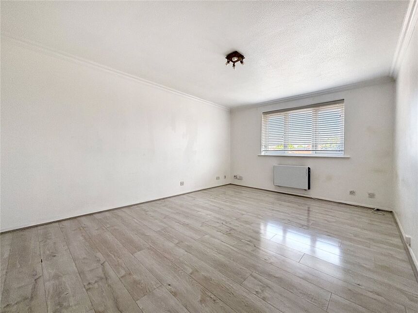 Flat Millhaven Close in Greater London