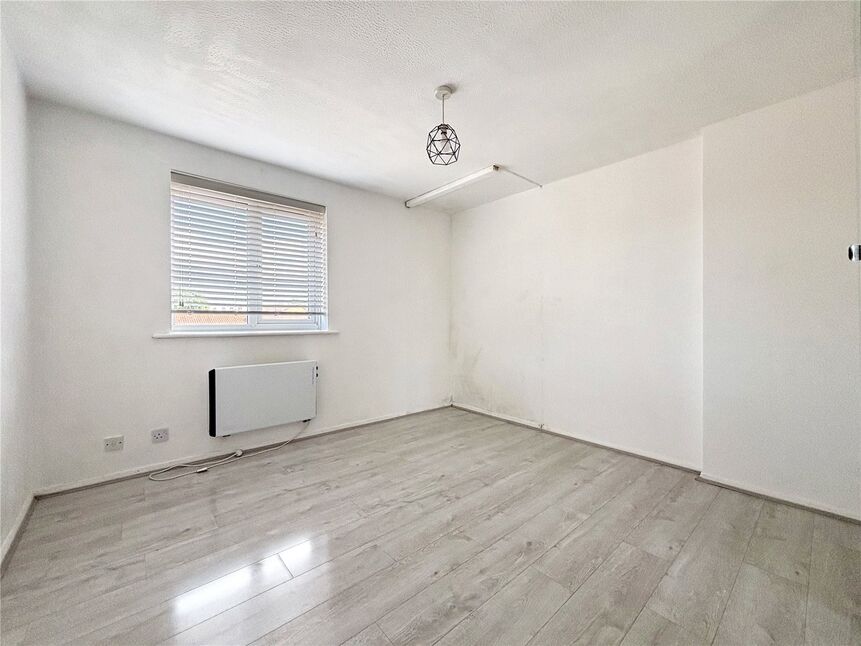 Flat Millhaven Close in Greater London