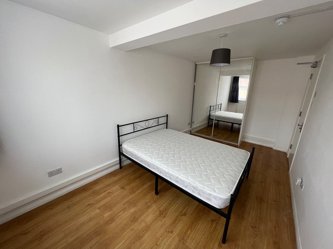 Room Whitcher Close in Greater London