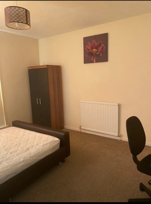 Room Sheppard Road in Bristol