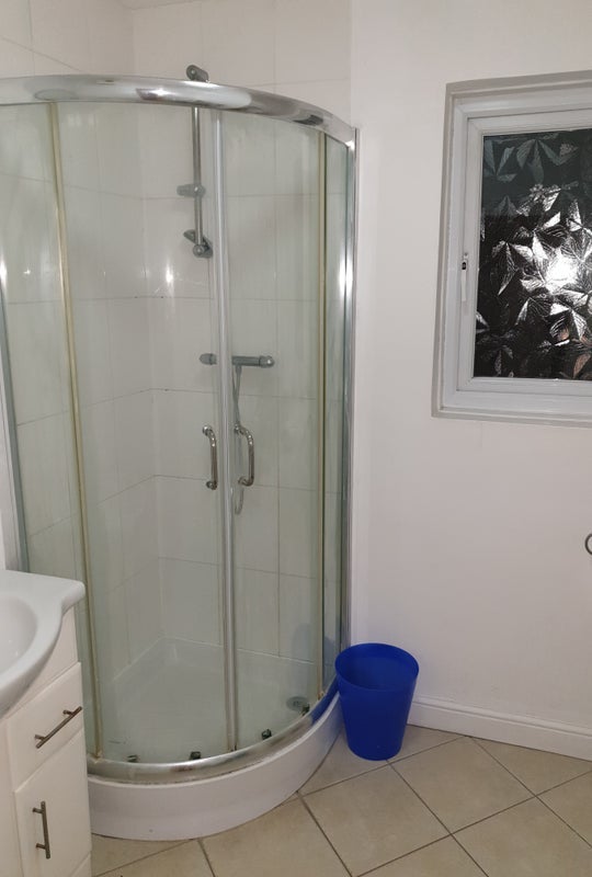 Room Central Road in Greater London