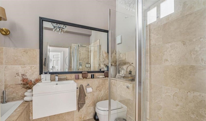 Room Green Dragon Lane in Greater London
