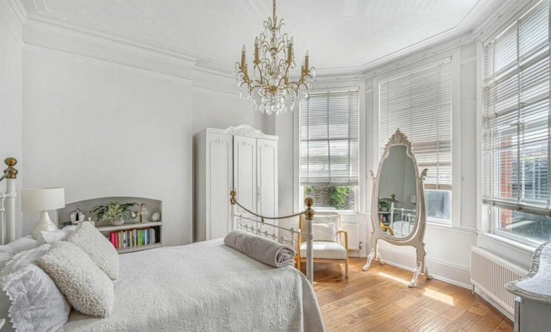 Room Green Dragon Lane in Greater London