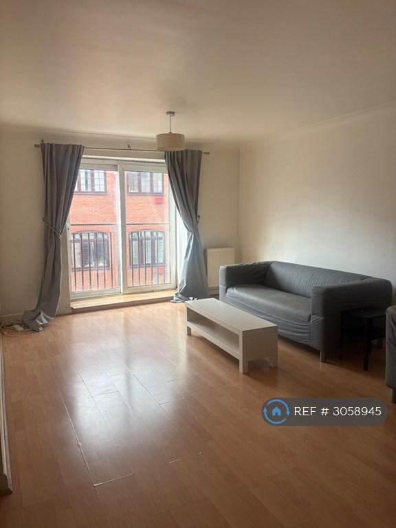 Flat Spert Street in Greater London