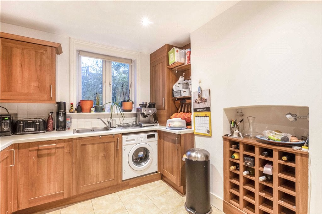 Flat Rockland Road in Greater London
