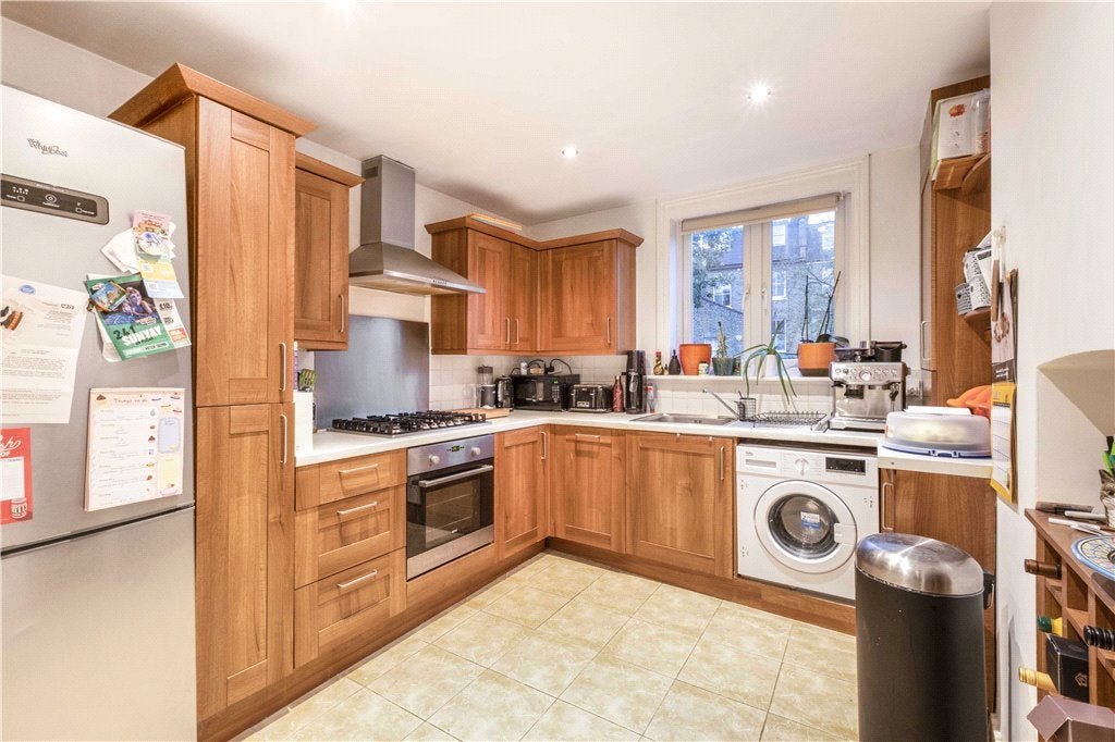 Flat Rockland Road in Greater London