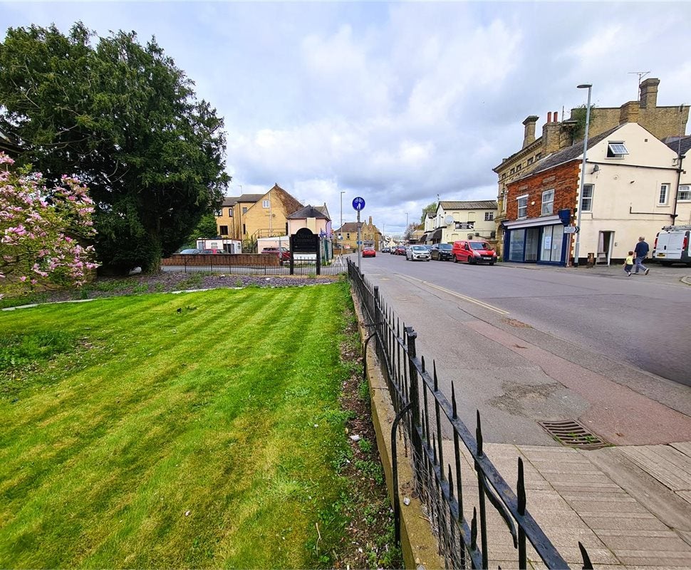 Flat Market Street in South Cambridgeshire