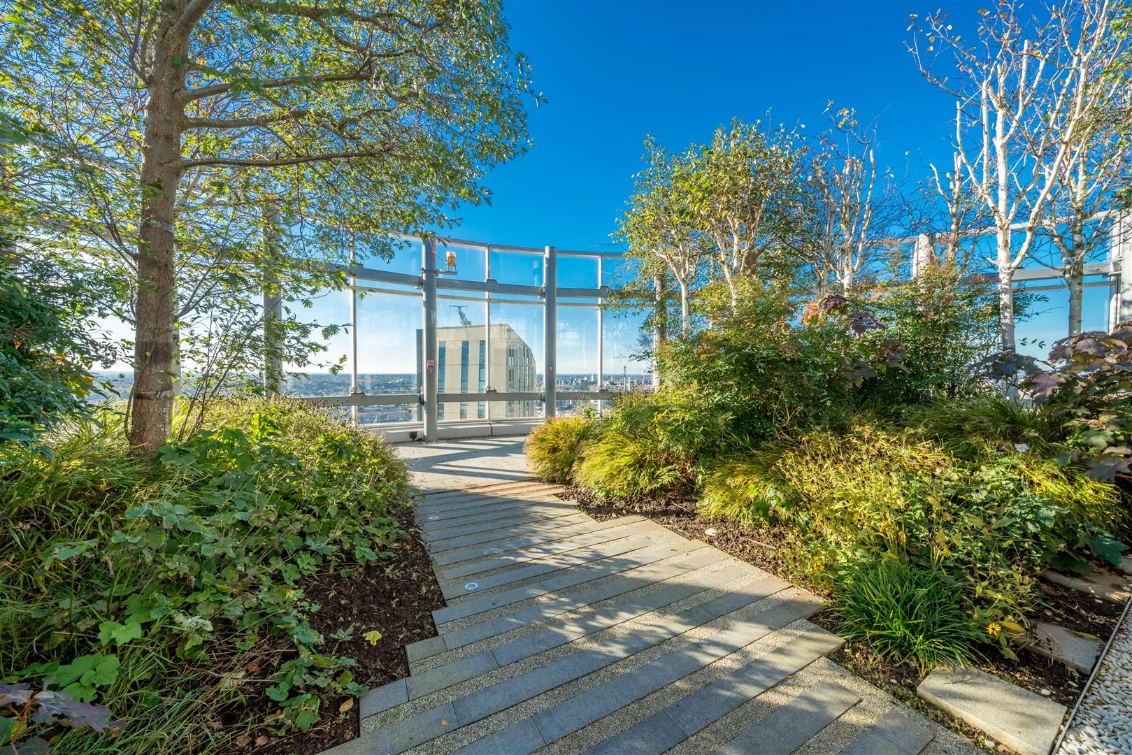 Flat Wyvil Road in Greater London