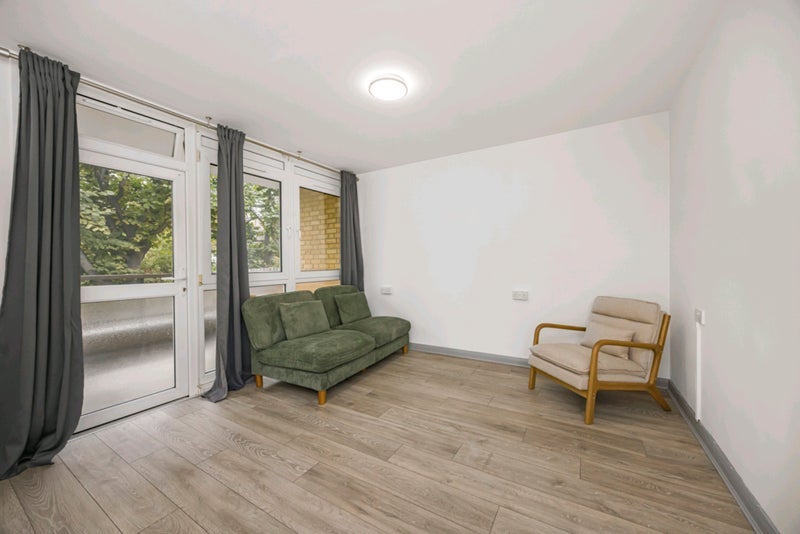 Flat St Leonard's Road in Greater London