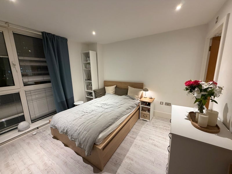 Room Wandsworth Road in Greater London