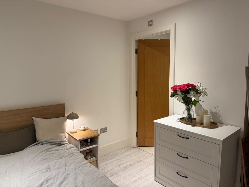 Room Wandsworth Road in Greater London