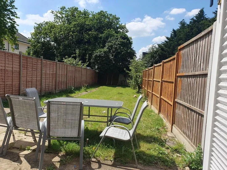Flat Marble Drive in Greater London