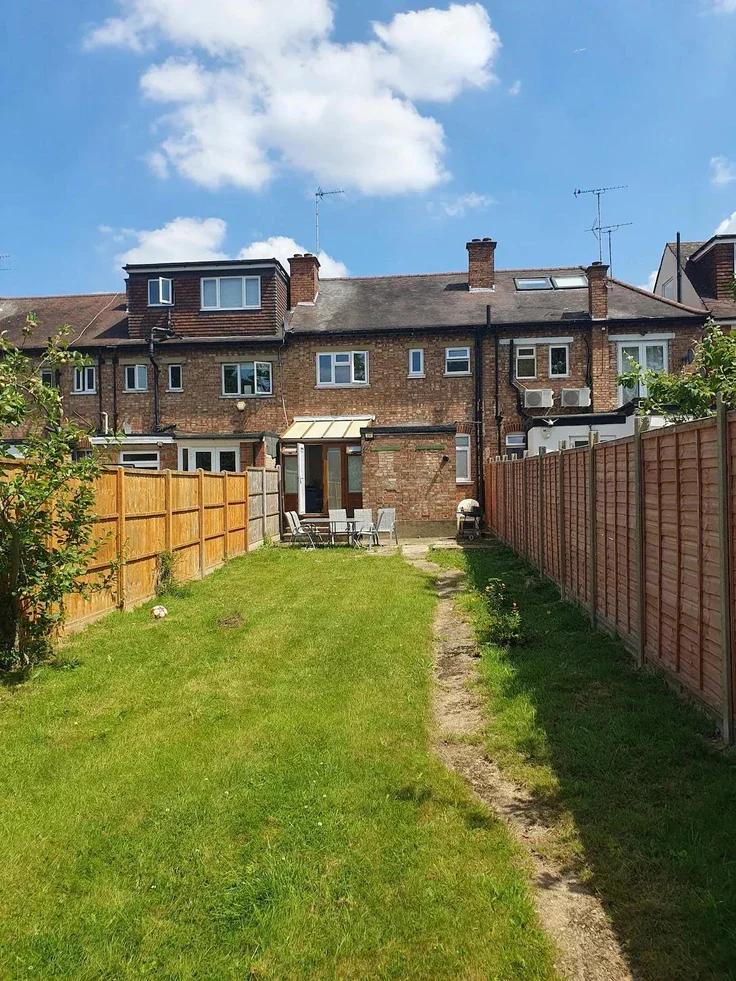 Flat Marble Drive in Greater London