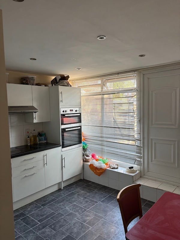 Room Coburg Crescent in Greater London