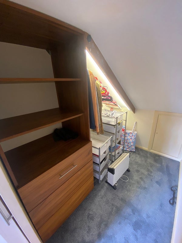 Room Crowther Road in Greater London