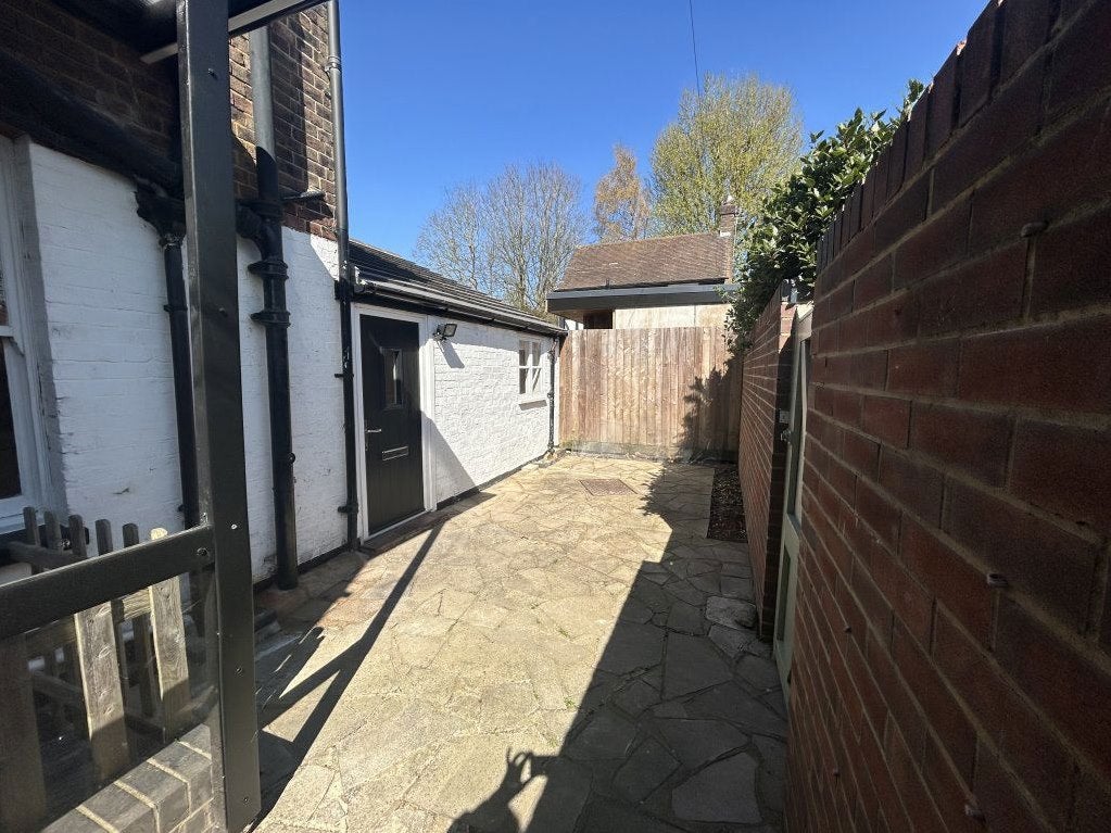 Flat Cowper Road in St Albans