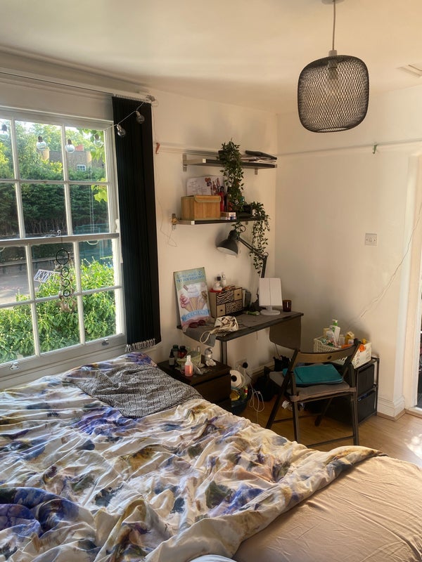 Room Senrab Street in Greater London