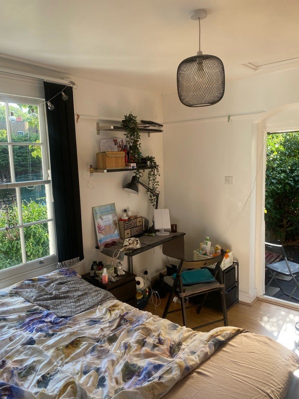 Room Senrab Street in Greater London
