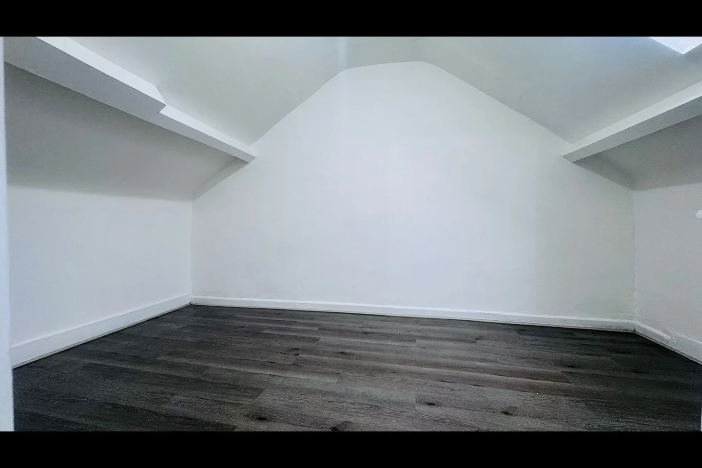 Flat Plashet Grove in Greater London