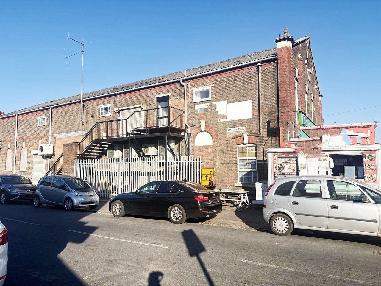 Flat Dunstable Road in Luton