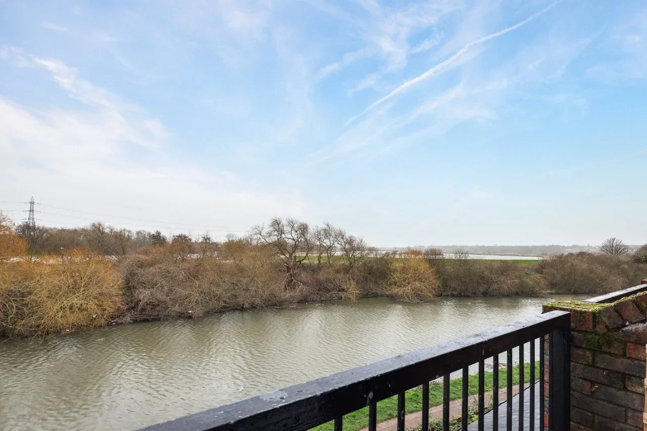 Flat Armadale Close in Greater London