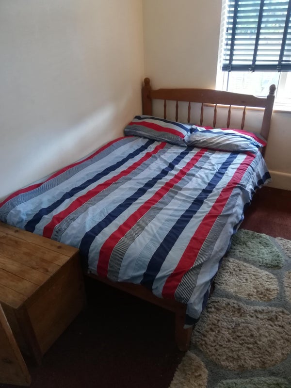 Room Hillview Road in Bournemouth
