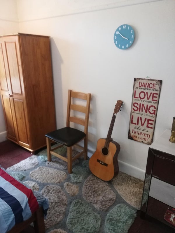 Room Hillview Road in Bournemouth