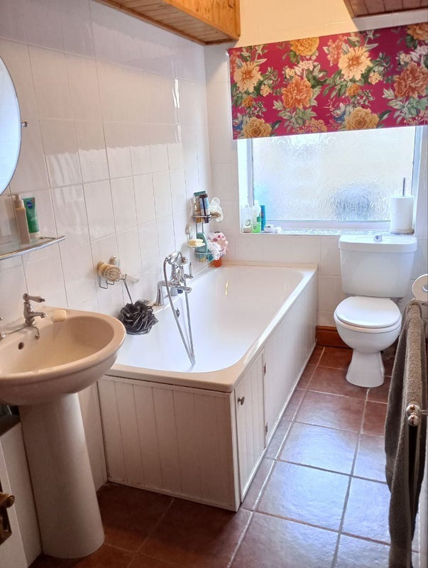 Room Cynthia Road in Poole