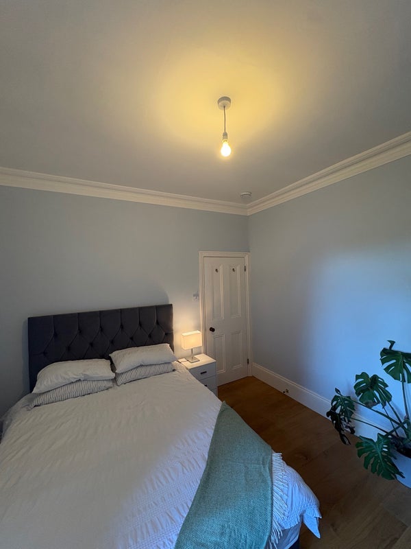 Room Dornton Road in Greater London