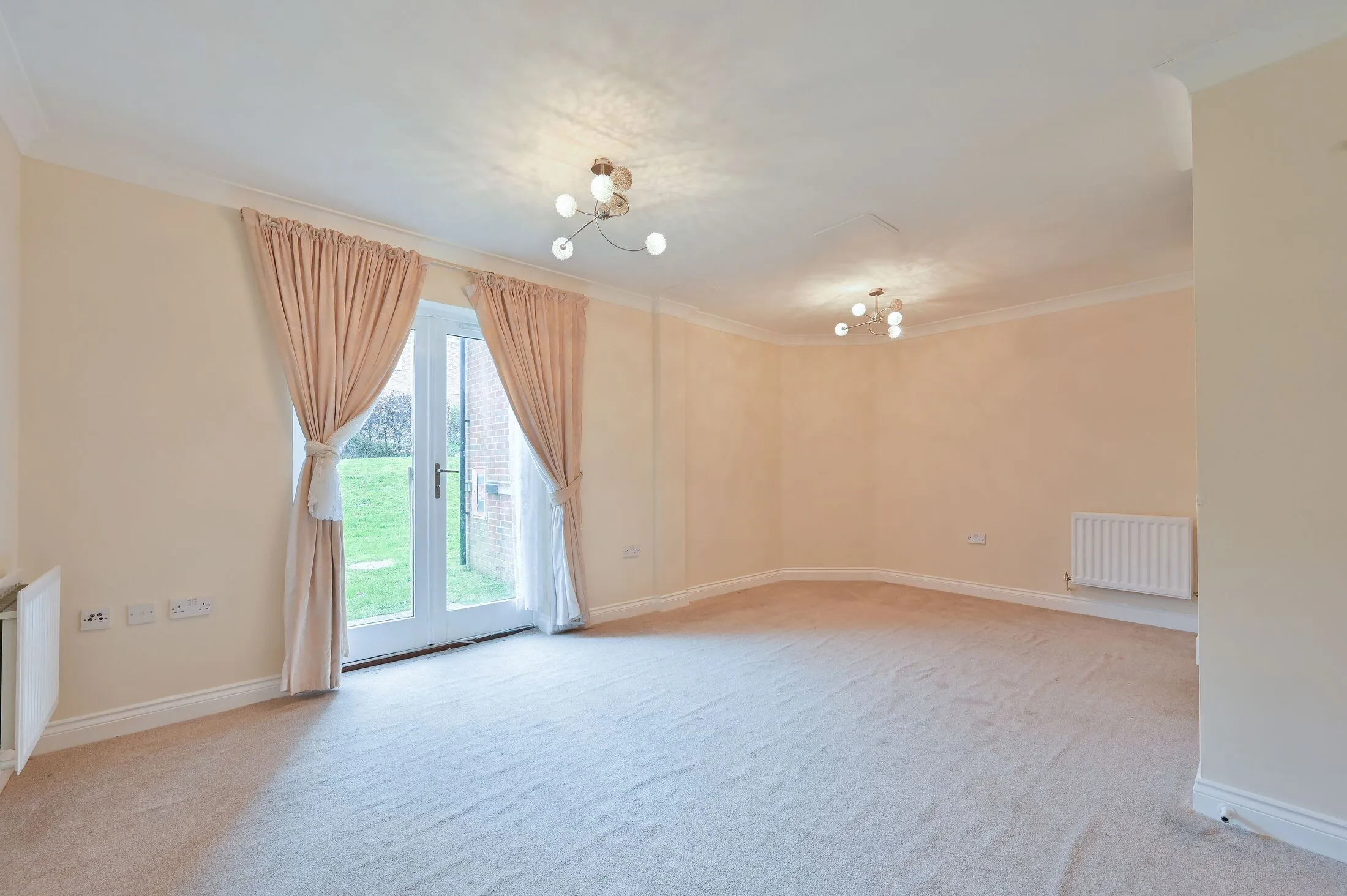 Flat Cottage Close in Greater London
