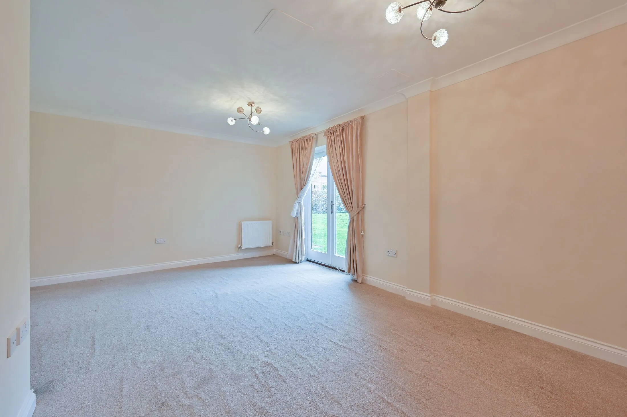 Flat Cottage Close in Greater London