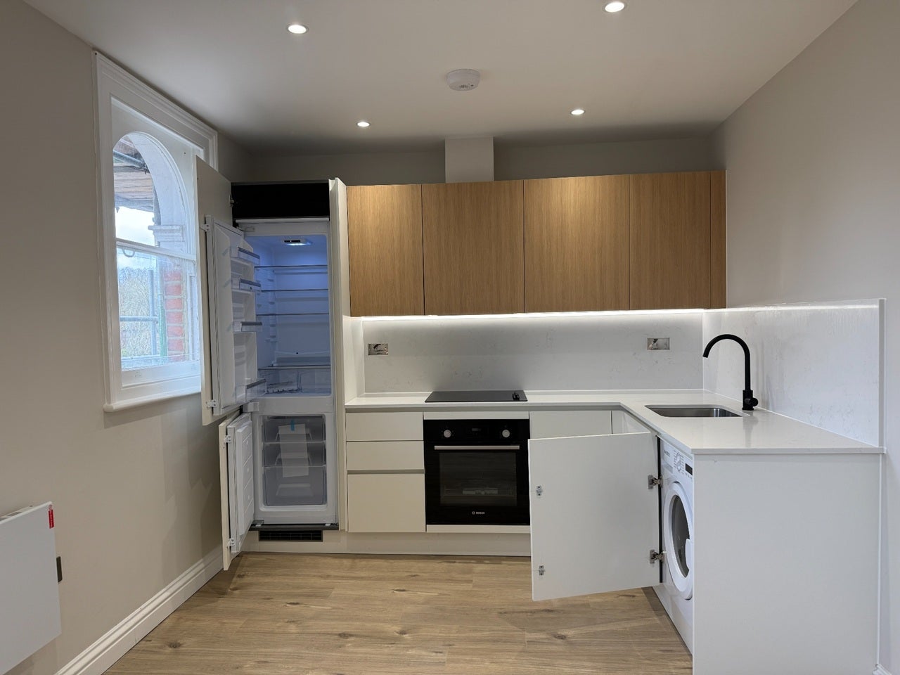 Flat Queen's Road in Greater London