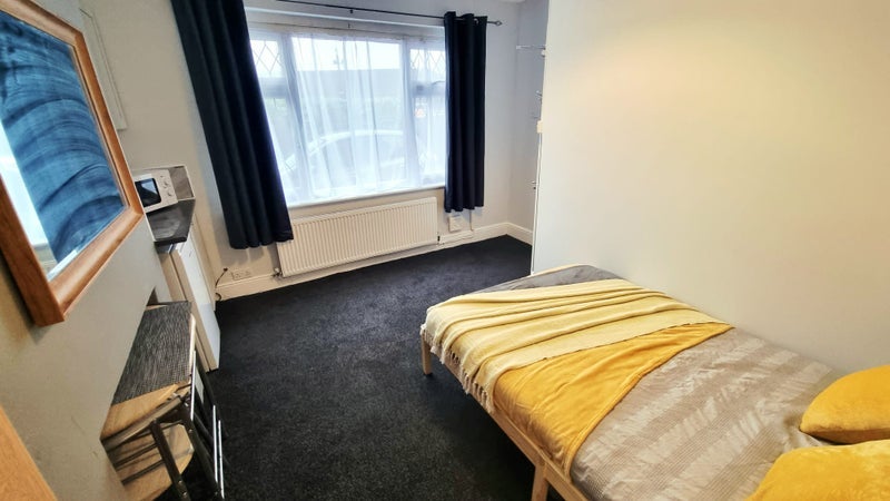 Room George Street in Farnworth