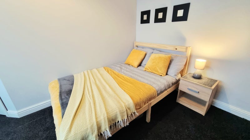 Room George Street in Farnworth