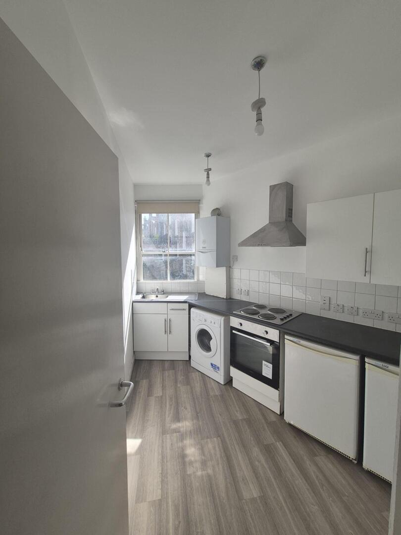 Flat Well Street in Greater London