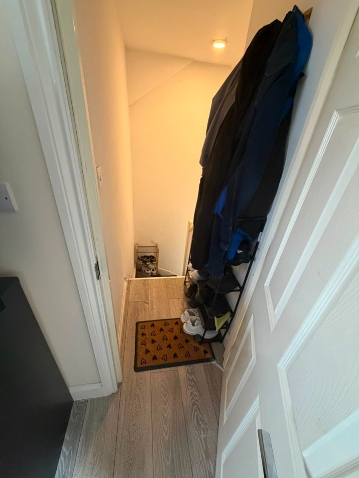 Flat Wycombe Road in Greater London