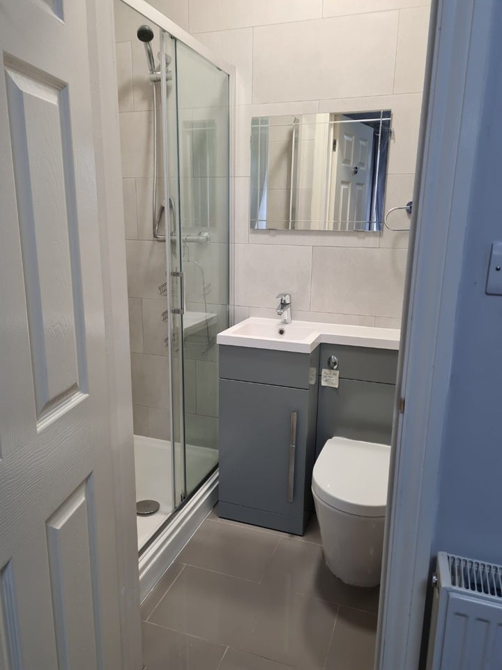 Flat Wycombe Road in Greater London