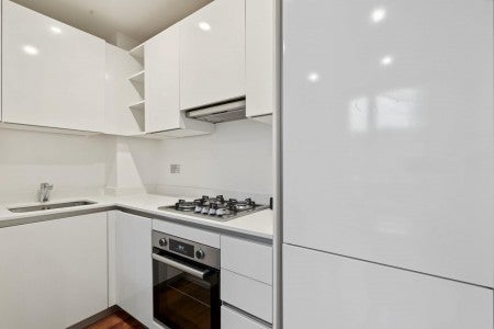 Flat Victoria Road in Greater London