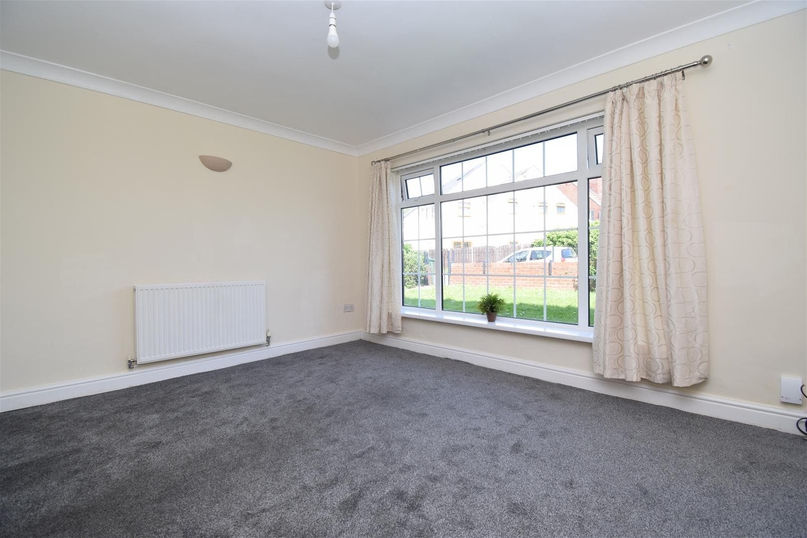 Flat Ivy Lane in Wakefield