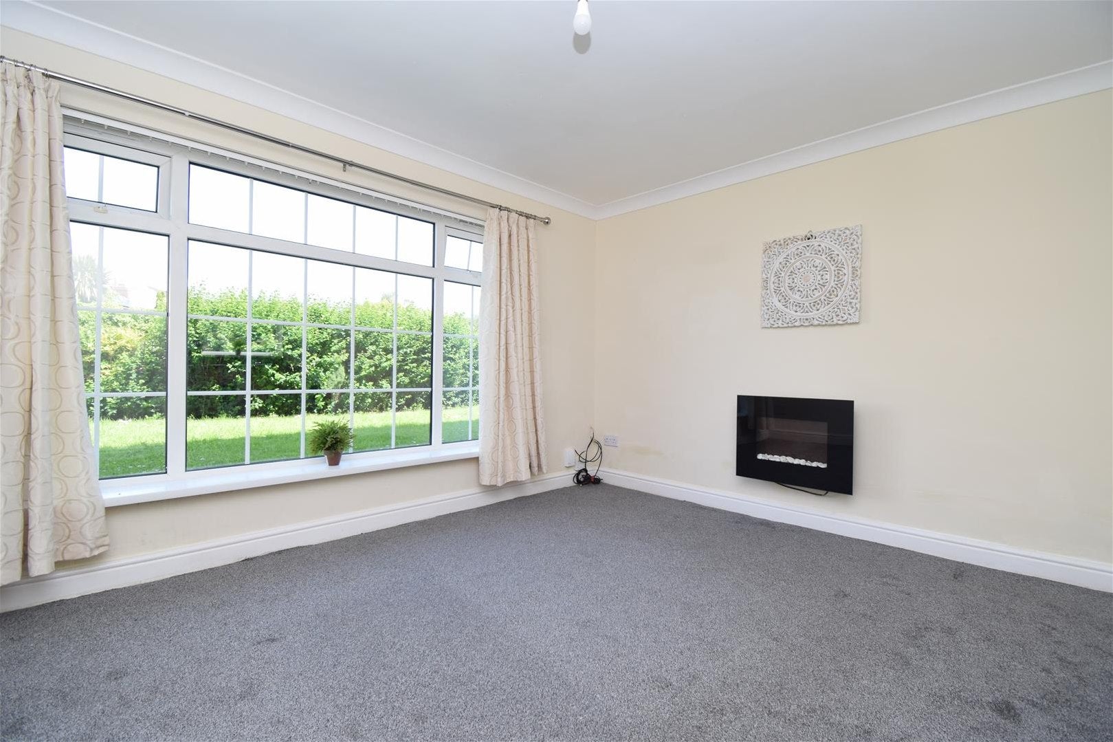 Flat Ivy Lane in Wakefield