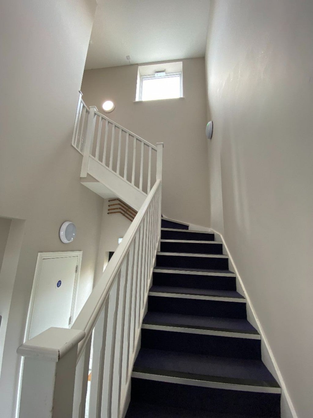 Flat Kings Road in Greater London