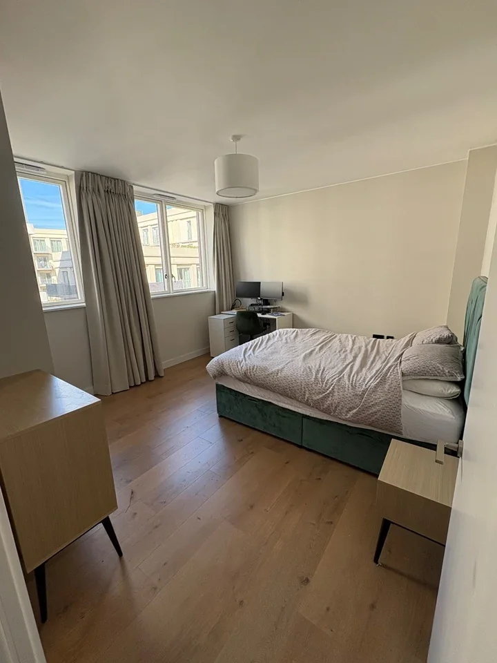 Flat Carpet Street in Greater London
