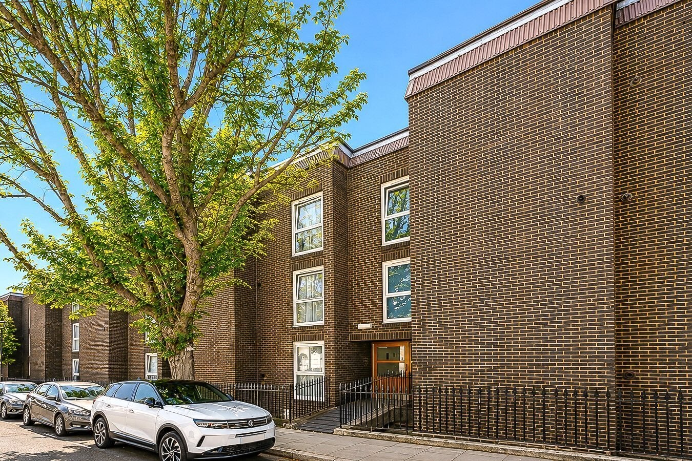 Flat Elia Street in Greater London