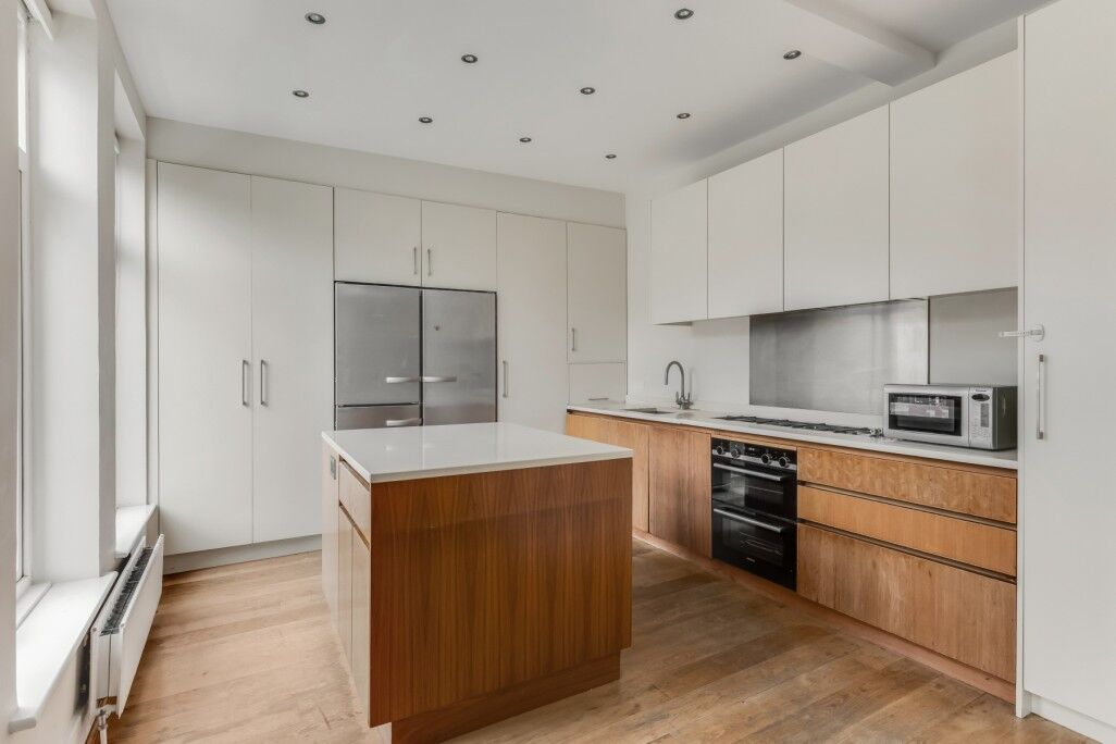 Flat Compayne Gardens in Greater London