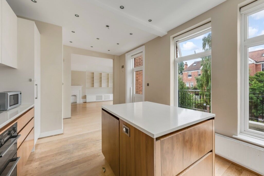 Flat Compayne Gardens in Greater London