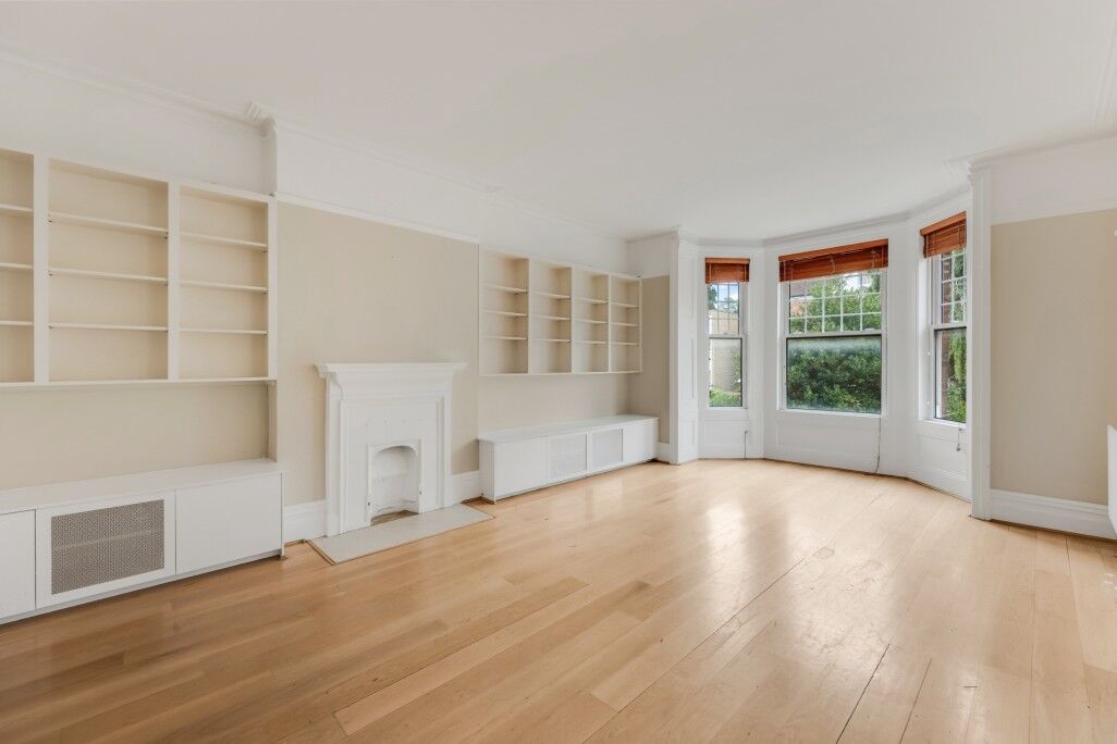 Flat Compayne Gardens in Greater London