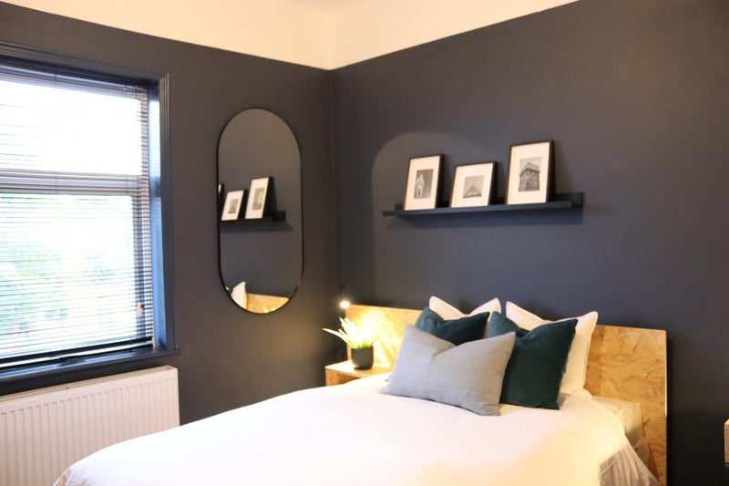 Room Ashley Road in Poole
