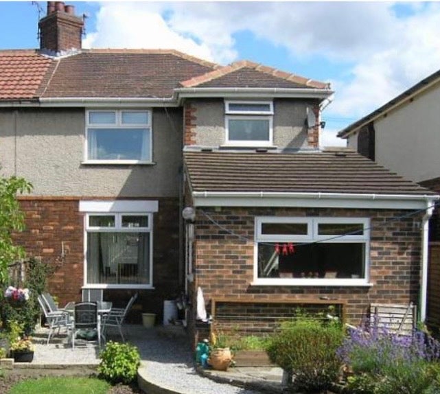 House Latham Avenue in Runcorn